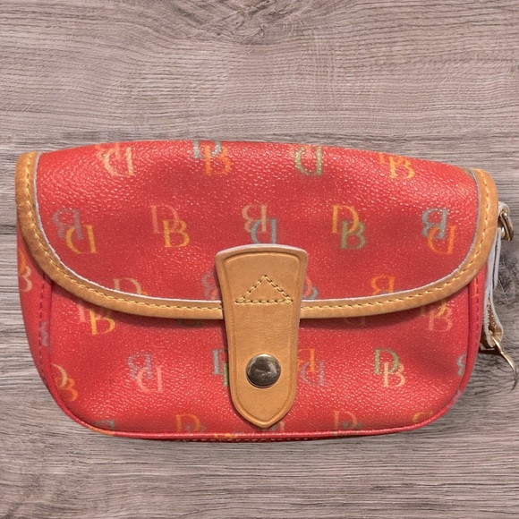 Dooney and Bourke Red Signature Wallet - Picture 1 of 10